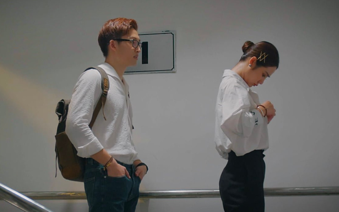 Thương ngày nắng về: Cảnh nữ chính bắt trai lột áo giữa công ty bị chỉ trích là "đạo" phim Hàn nhưng sự thật là...
