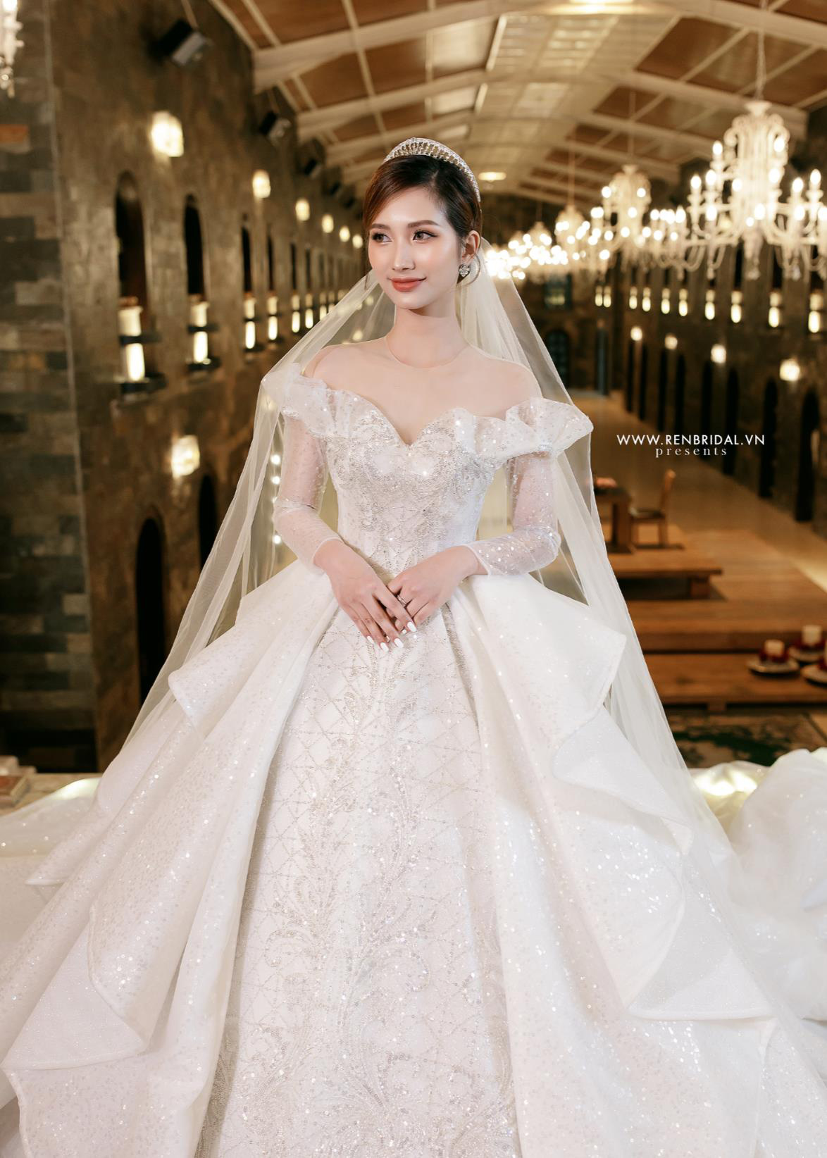 Phát mê những mẫu váy cưới công chúa từ thương hiệu Ren Bridal Studio - Ảnh 5.