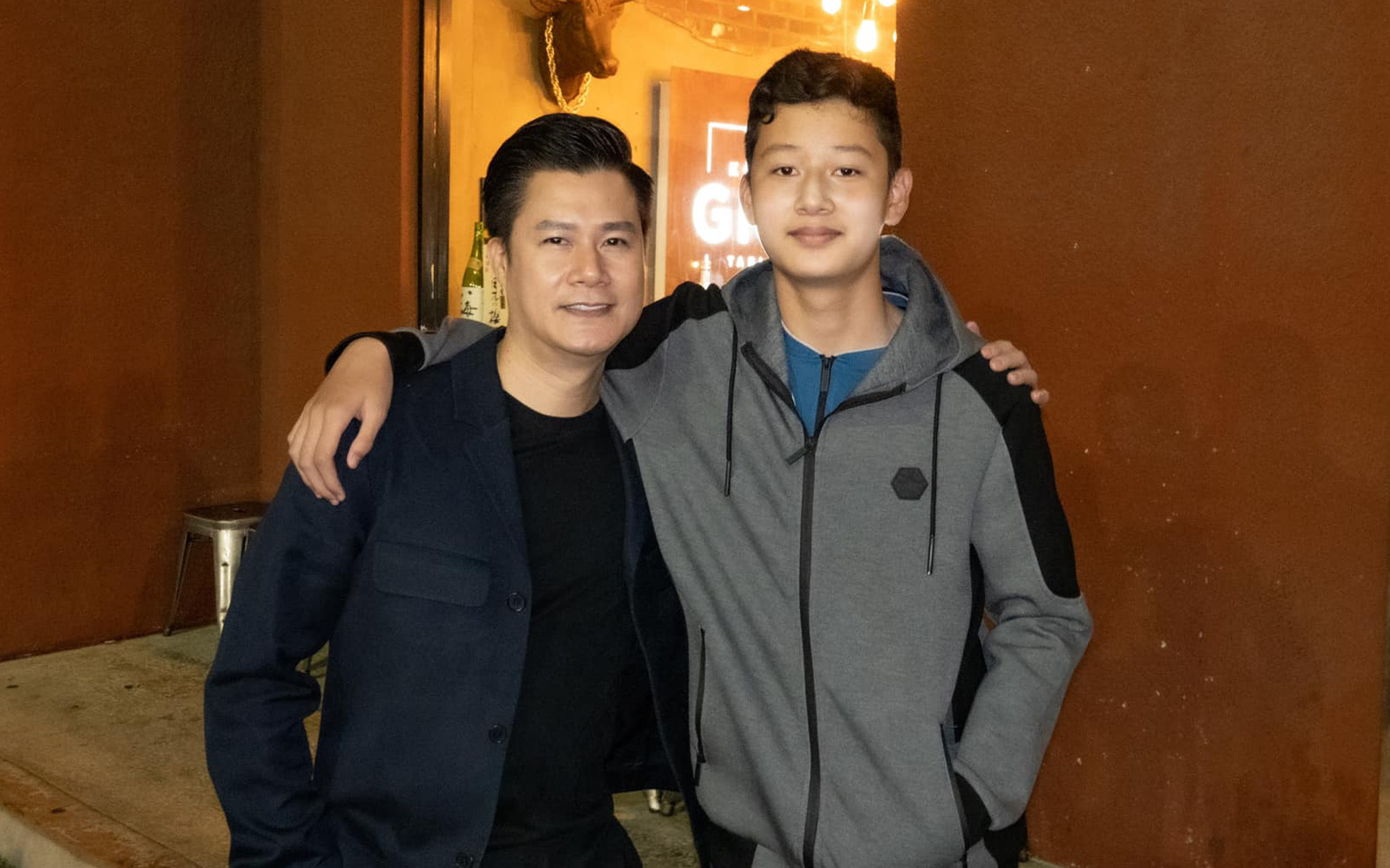 Con trai Quang Dũng và Jennifer Phạm khiến dàn sao Việt bất ngờ vì ngoại hình cao lớn hơn bố