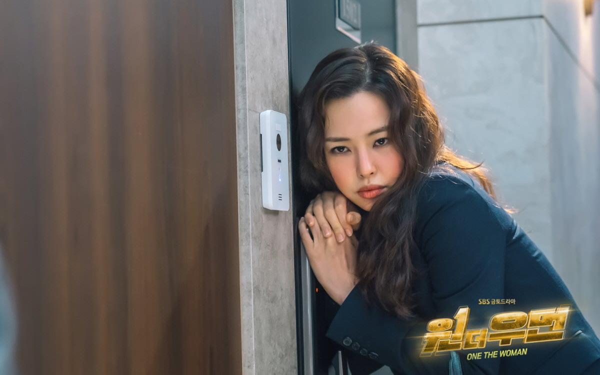Nữ thanh tra tài ba tập 15: Honey Lee cứu Kang Mi Na, tung chiêu cuối lại bị đồng nghiệp phản bội