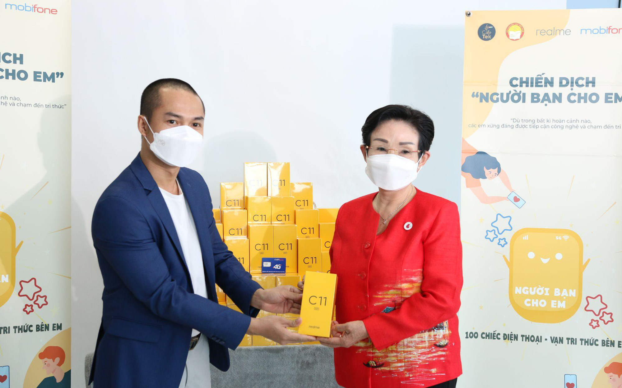 Realme Việt Nam: Nỗ lực dẫn đầu về công nghệ, tiên phong với những hoạt động nhân văn