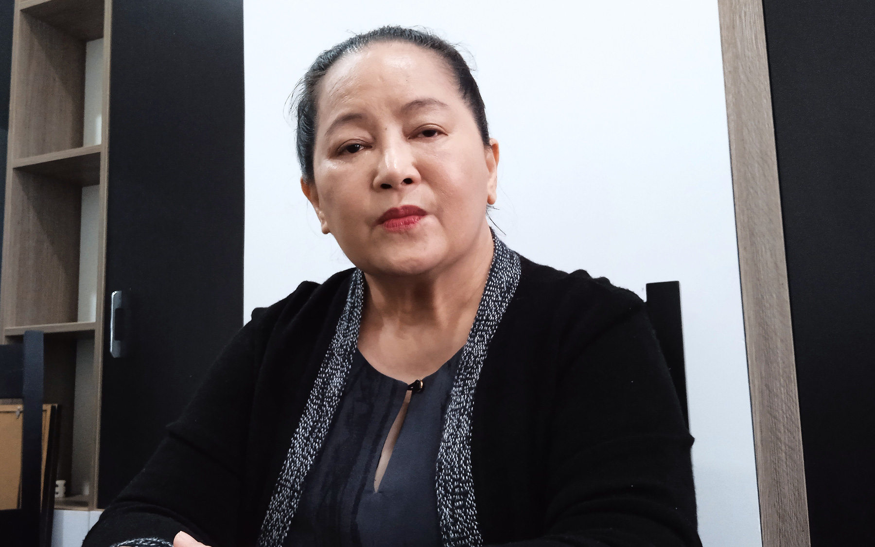 Vụ bác sĩ bị tố hiếp dâm nữ đồng nghiệp ở Huế: Mẹ bị cáo mong một bản án công bằng