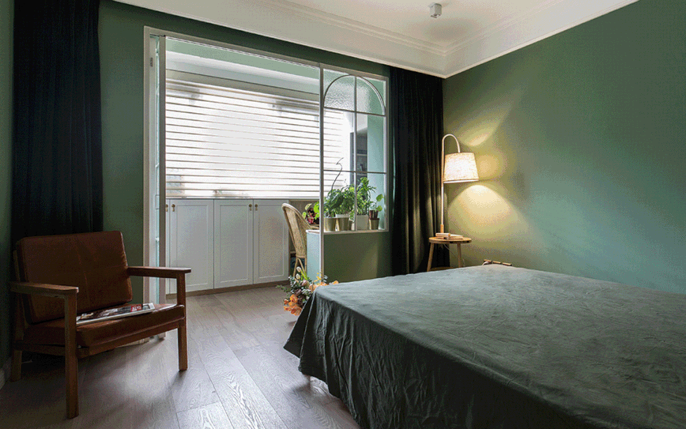 Pha trộn giữa hiện đại và hoài cổ, căn hộ 59m² đẹp mê ly với sắc xanh olive độc đáo