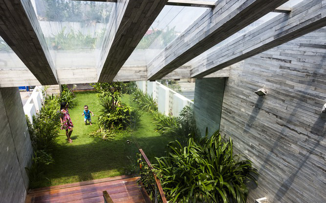 Ngôi nhà sở hữu khu vườn trên sân thượng đẹp "phát hờn" ở Đà Nẵng