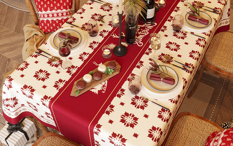 Hô biến phòng ăn gia đình ngập tràn không khí Giáng sinh thật dễ dàng chỉ bằng chiếc khăn trải bàn