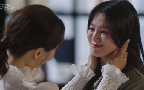 Now, We Are Breaking Up tập 12: Song Hye Kyo khóc nức nở vì yêu trai trẻ khiến mẹ đau lòng