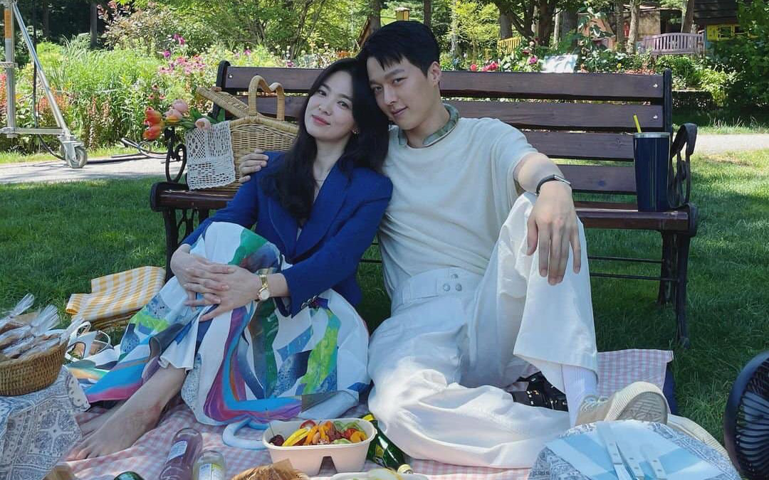 Now, We Are Breaking Up tập 13: Song Hye Kyo hẹn hò với tình trẻ, ôm ấp tình tứ không nỡ lìa xa