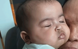 Con gái Võ Hạ Trâm khiến netizen bật cười với gương mặt "cực tếu" khi ngủ gật lúc xem tivi 