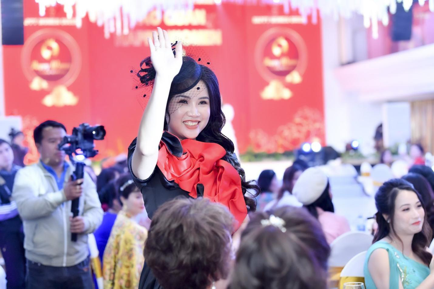 Doanh nhân Đỗ Hương Ly và dàn sao Việt rạng rỡ tại sự kiện Táo Quân Happy Women 2021 - Ảnh 2.