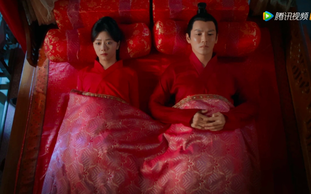 Đàm Tùng Vận làm vợ bé theo kiểu cưới trước yêu sau, vào động phòng mà "ông chú U50" Chung Hán Lương "giả trân"
