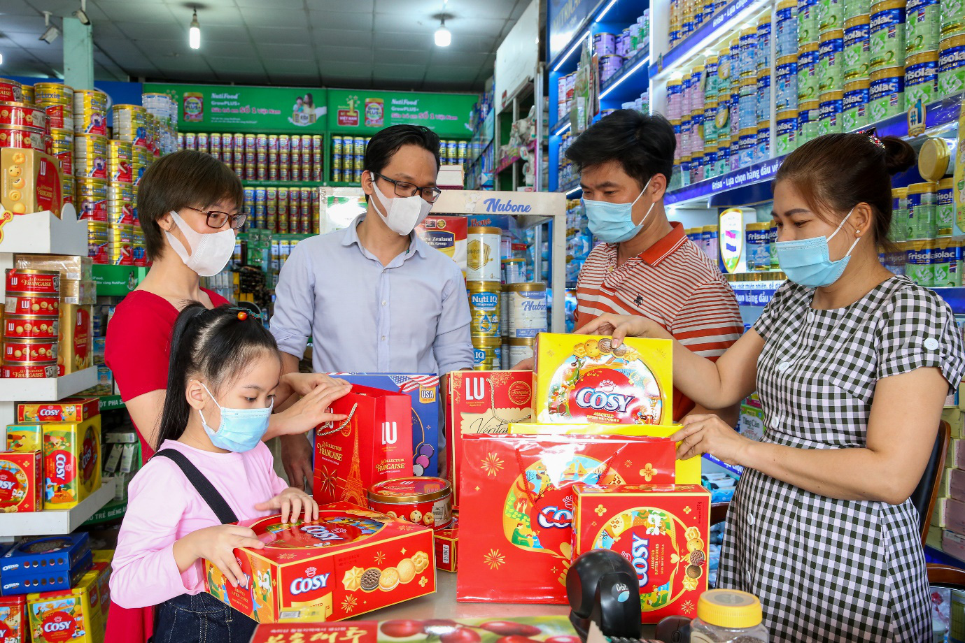 Gìn giữ giá trị tết cổ truyền của người Việt - Ảnh 1.