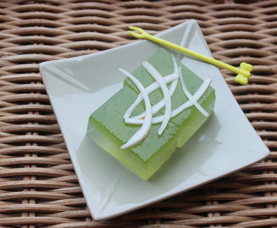 làm-thạch-dừa-lá-dứa-1.jpg