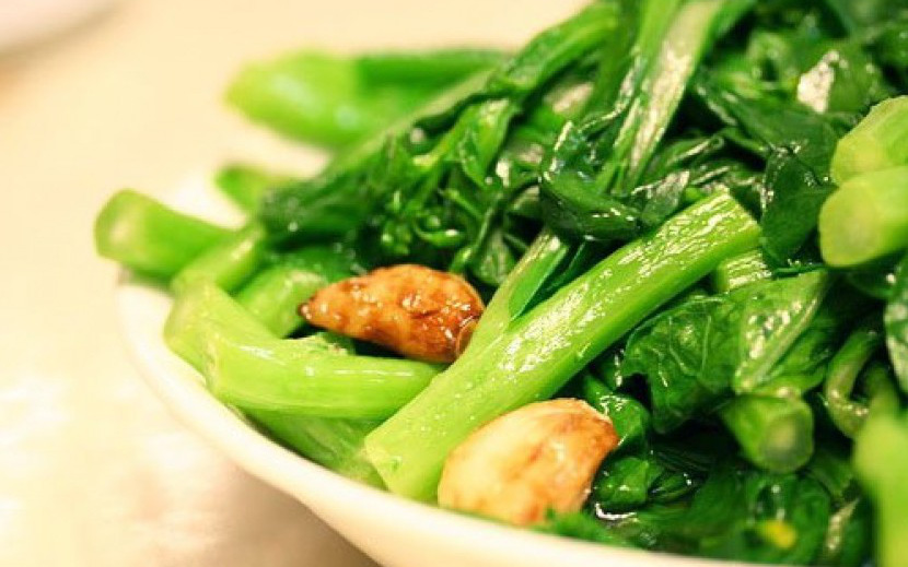 Các loại rau xanh đậm rất ngon và bổ dưỡng, nhưng 2 đối tượng này cần cẩn trọng khi ăn kẻo khiến bệnh thêm nặng