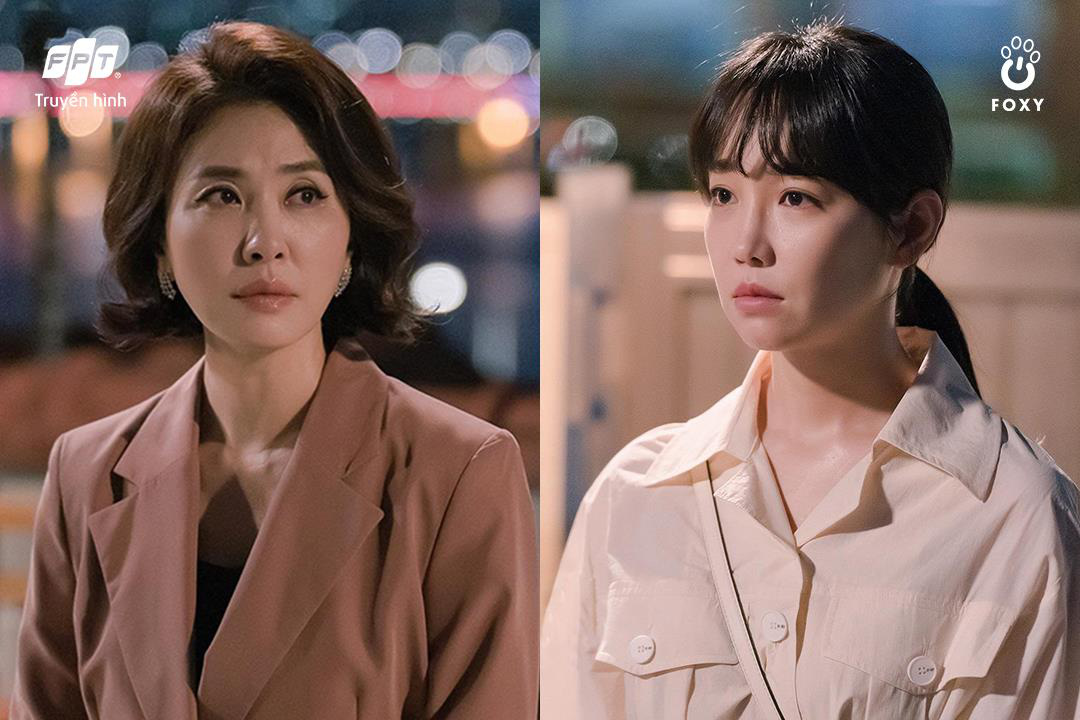 Cú đổi màu ngoạn mục giữa ác nữ Lee Yoo Ri và bà mẹ quốc dân Lee Il Hwa trong bộ phim Ngàn Lời Nói Dối - Ảnh 1.