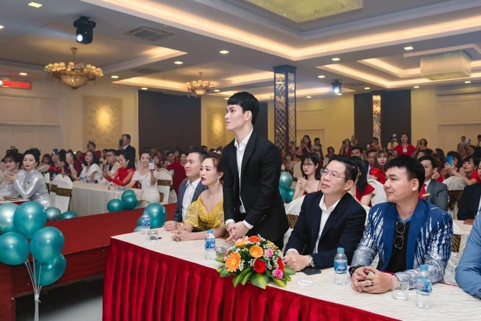 CEO Trần Thanh Tùng và hành trình kinh doanh dược mỹ phẩm - Ảnh 5.