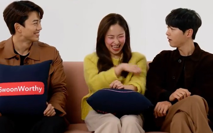 Song Joong Ki "gây bão" vì ngồi chạm... vòng ba với bạn diễn nữ ngay trên truyền hình, còn nhắc đến "gia đình" nhưng vội đính chính