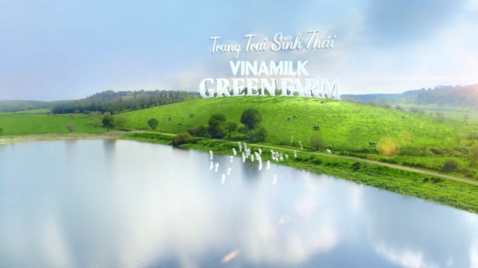 Vinamilk ra mắt hệ thống Trang Trại Sinh Thái Vinamilk Green Farm - Ảnh 1.