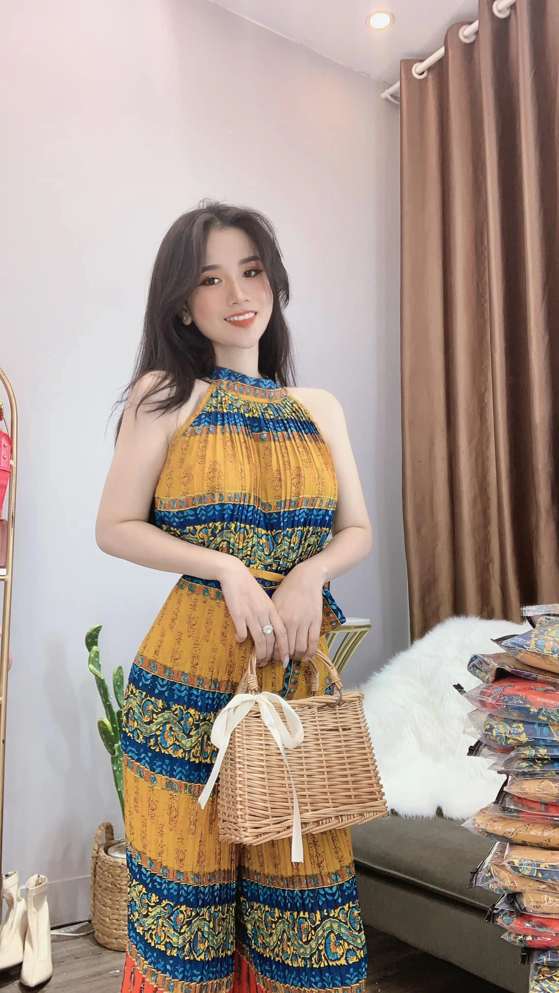 Cô chủ trẻ Thảo Lê và quá trình áp dụng live-stream để đáp ứng nhu cầu mua sắm thời trang online của khách hàng - Ảnh 2.