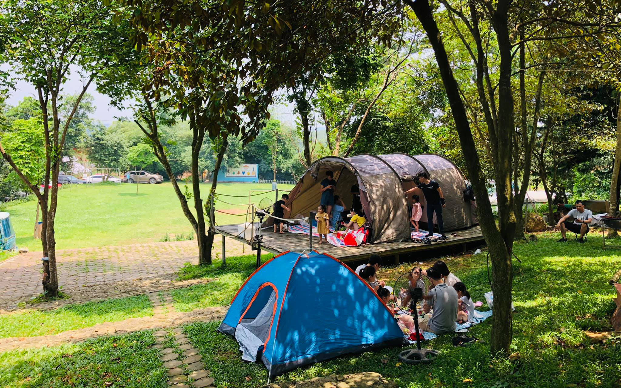 Hà Nội: Mách 3 địa điểm cắm trại cực nổi có dịch vụ trọn gói 2N1Đ cho gia đình 4 người, giá không quá 2 triệu đồng 