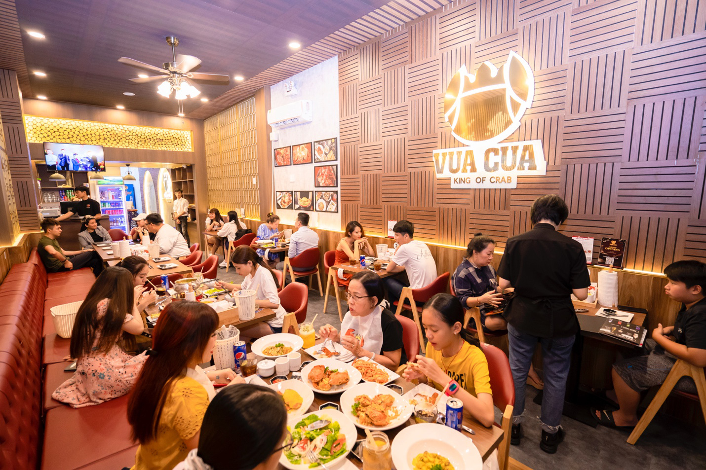 Hải sản Vua Cua - Điểm đến đáng lưu tâm cho các gia đình dịp nghỉ lễ 30/4 - Ảnh 1.