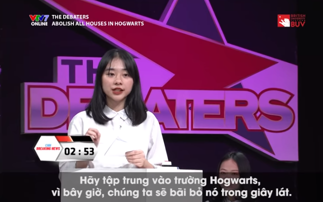 Xuất hiện trên sóng truyền hình VTV7, nữ sinh Hà Nội gây bão vì xinh ơi là xinh, ngó sang thành tích học tập lại càng bái phục