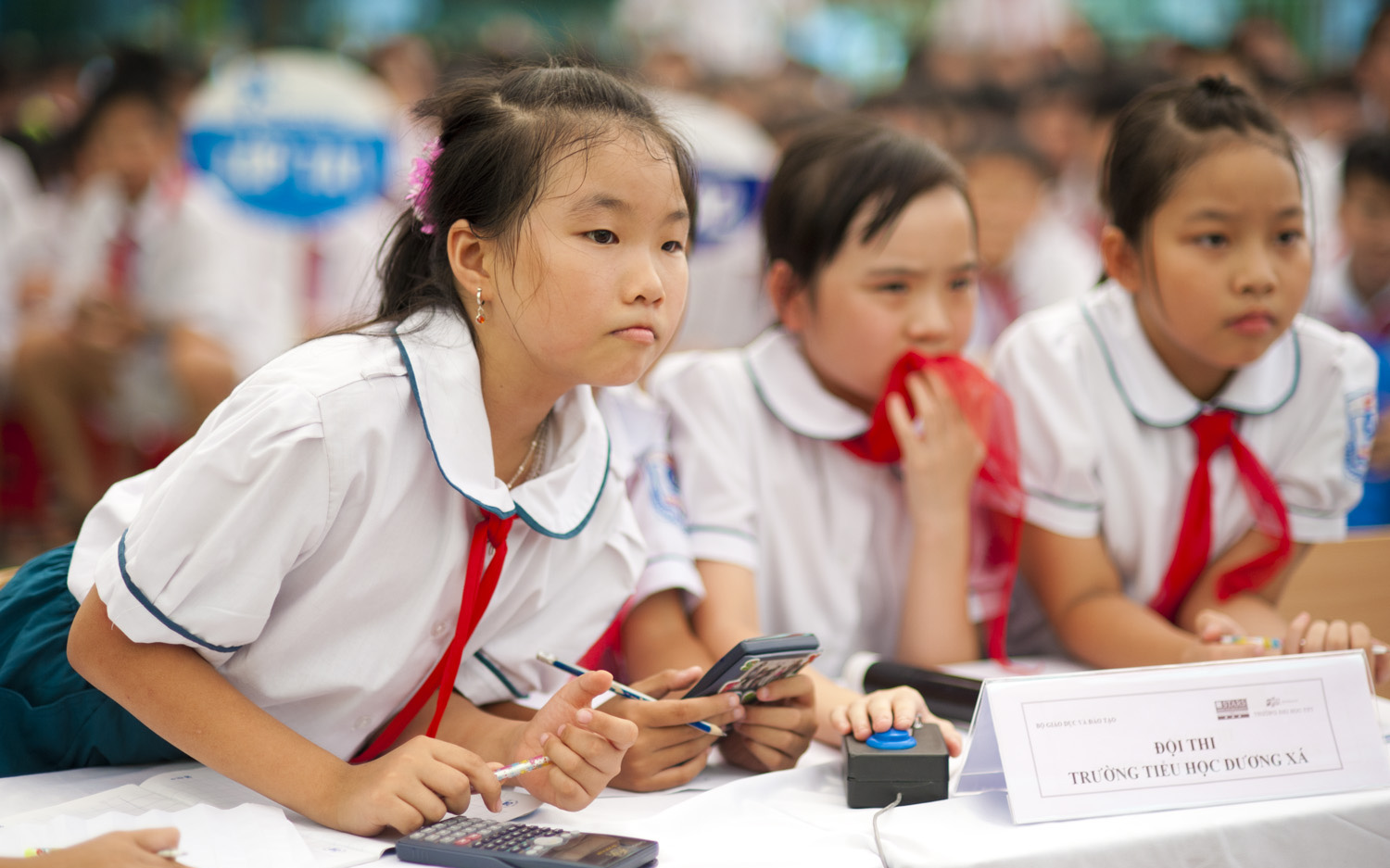 Hà Nội cho nghỉ hè sớm chờ đến trường mới kiểm tra học kỳ, phụ huynh người lo ngay ngáy vì sợ kiến thức con “rơi vãi”, người phấn khởi vì “mong nghỉ từ lâu”