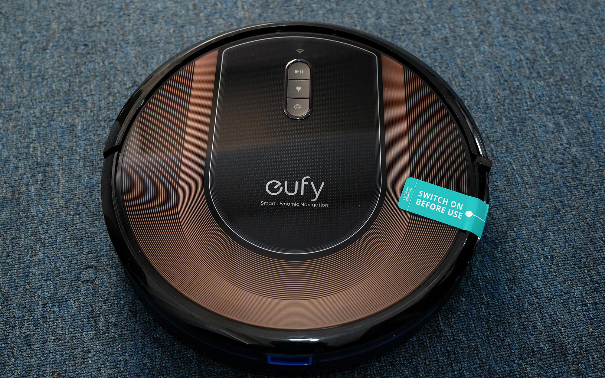 Eufy RoboVac G30 Hybrid: Robot hút bụi thông minh cho người bận bịu