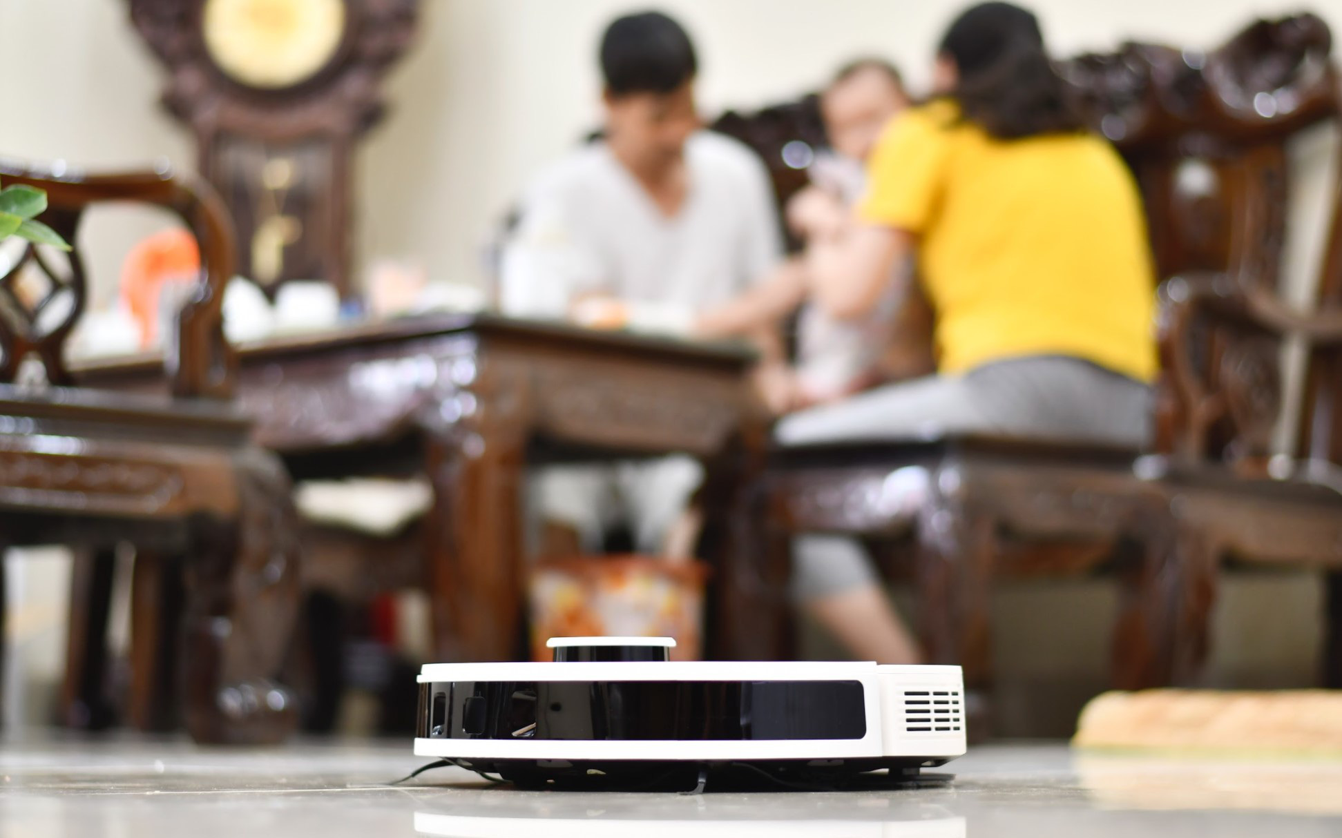 Robot Hút bụi - Trợ thủ đắc lực cho những gia đình bận rộn