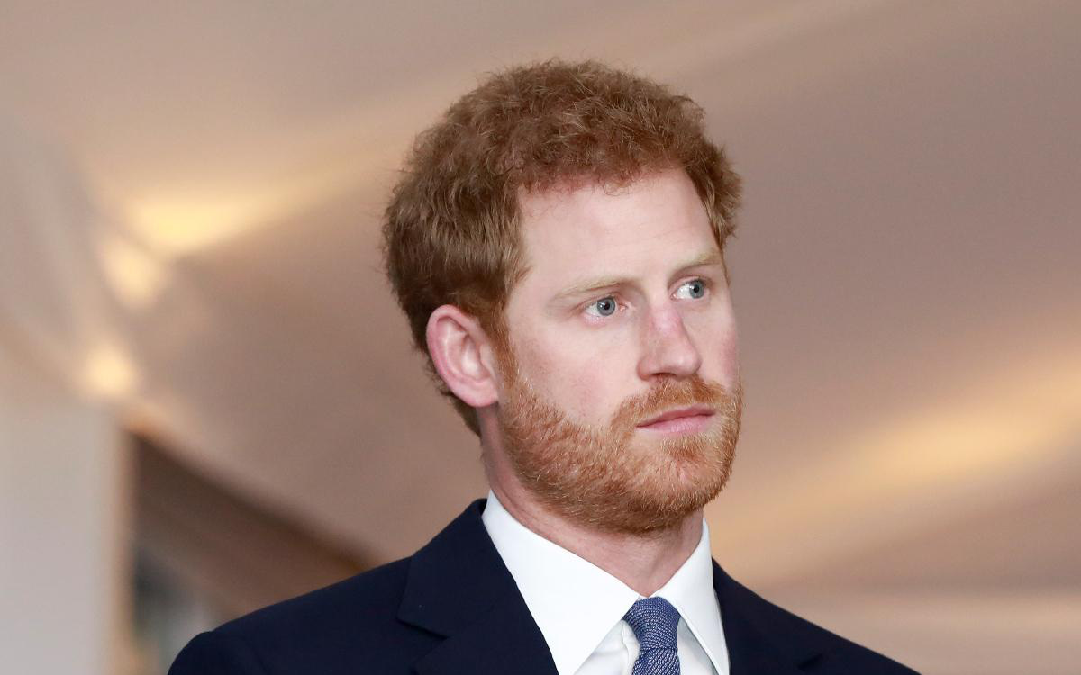 Harry không hề hạnh phúc bên vợ con như lời đã nói, nhà báo Mỹ cầu xin dân Anh &quot;hãy nhận Hoàng tử về&quot;