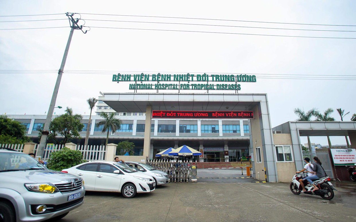 Bệnh viện Bệnh nhiệt đới TW ngừng khám, tiếp nhận bệnh nhân nội trú tại cả 2 cơ sở sau ca dương tính SARS-CoV-2 là bác sĩ