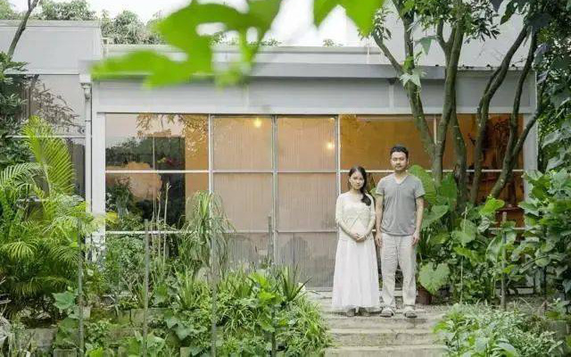 Cặp vợ chồng trẻ bỏ phố về quê, xây căn nhà rộng 300m² và chọn sống cuộc đời bình an