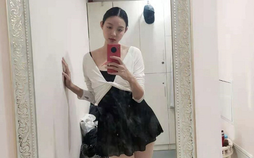 Trầm trồ trước nhan sắc và vóc dáng thật của Hoa hậu Trương Tử Lâm khi mang thai lần 2