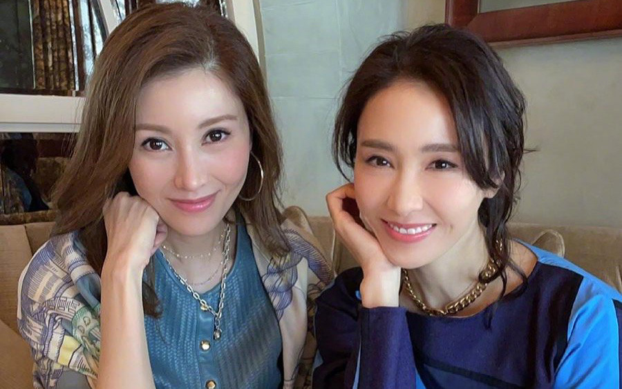 Lê Tư đẹp lấn át "Hoa hậu đẹp nhất Hong Kong" Lý Gia Hân và Trương Bá Chi khi chung khung hình