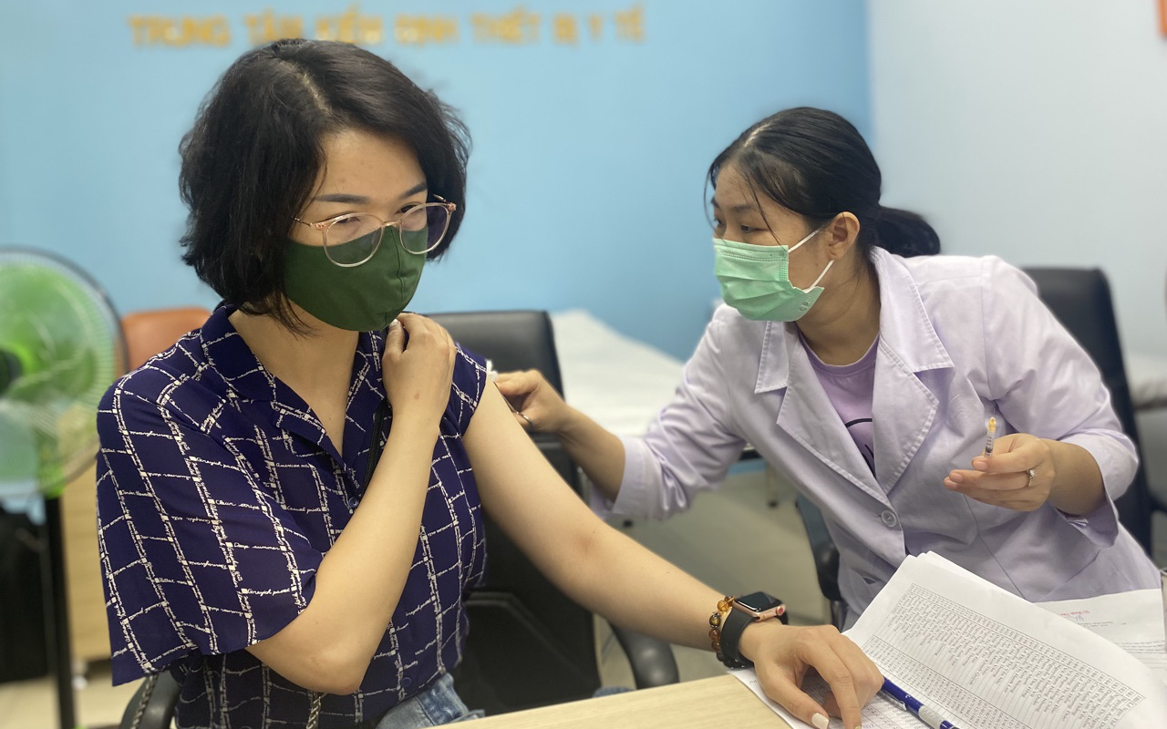 Hãng xe công nghệ Việt ủng hộ 5 tỷ đồng và kêu gọi tài xế góp tiền vào Quỹ vaccine phòng chống COVID-19