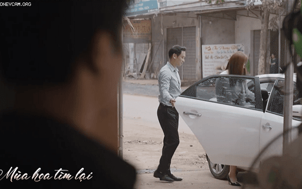 Mùa hoa tìm lại tập 11: Đồng ghen khi thấy Lệ như bà hoàng bước lên xe hơi với Việt