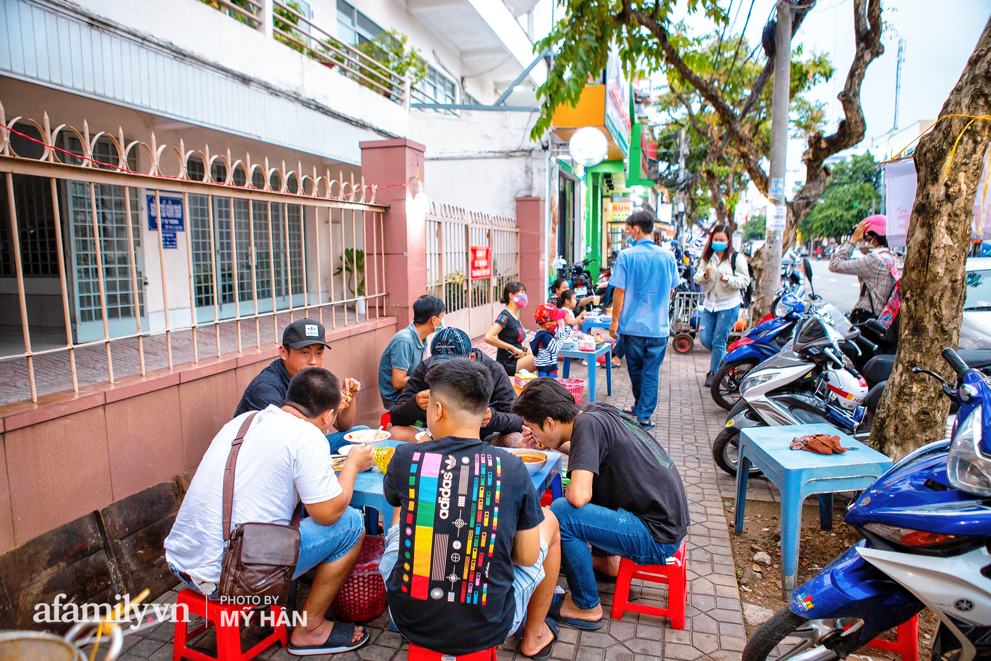 Nếu Ấn Độ là nước ăn cà ri nhiều nhất thế giới thì có một nơi ở miền Tây mà người dân ăn cà ri nhiều nhất Việt Nam, y như cách người Sài Gòn chọn cơm tấm để ăn sáng! - Ảnh 5.