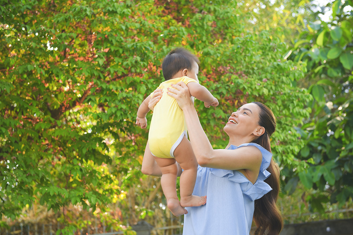 Lần đầu tôi kể: Hà Hồ rồi cũng mở lòng, chia sẻ hạnh phúc làm mẹ - Ảnh 3.