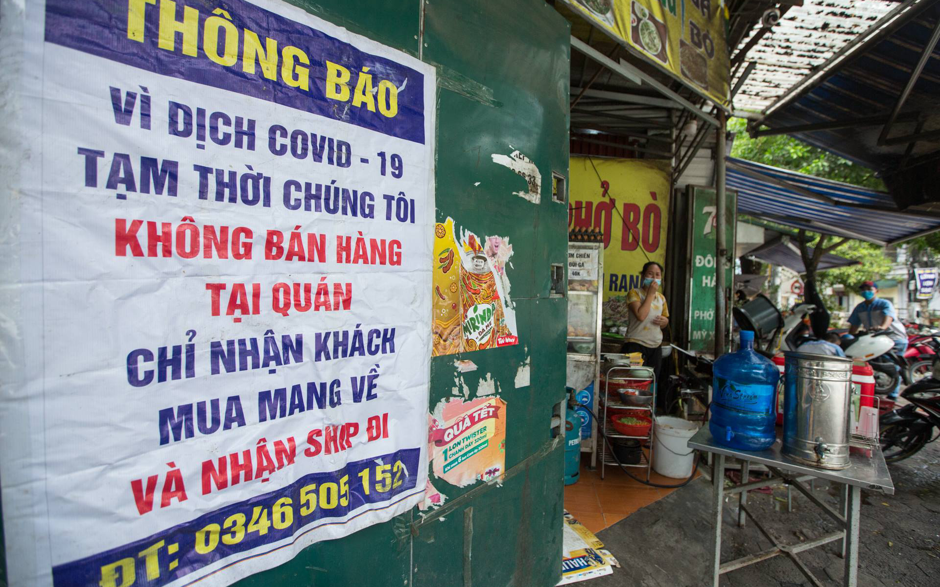 NÓNG: Hà Nội cho phép quán cắt tóc, gội đầu, hàng ăn uống trong nhà mở cửa trở lại từ 0h ngày 22/6