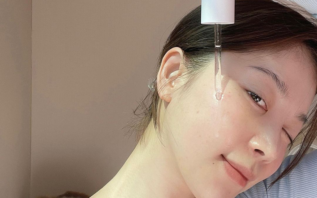 6 lọ serum giá vừa tầm, được đánh giá là &quot;lột xác&quot; da đẹp dành cho hội chị em 30+