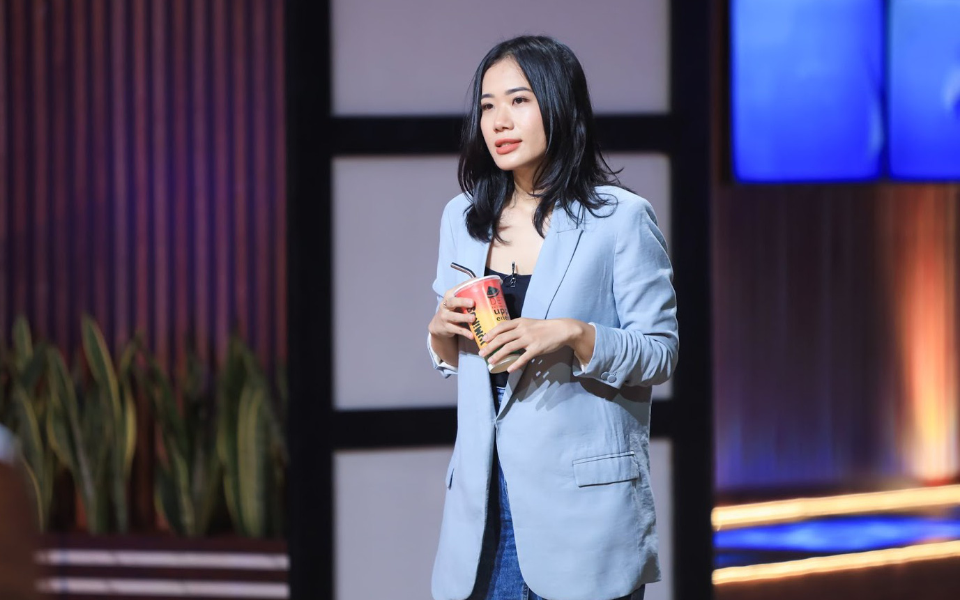 Nữ founder xinh đẹp đi gọi vốn nhưng bị các Shark &quot;bật&quot; tơi bời, dân mạng cũng đồng tình khuyên: Nên tỉnh lại thôi!