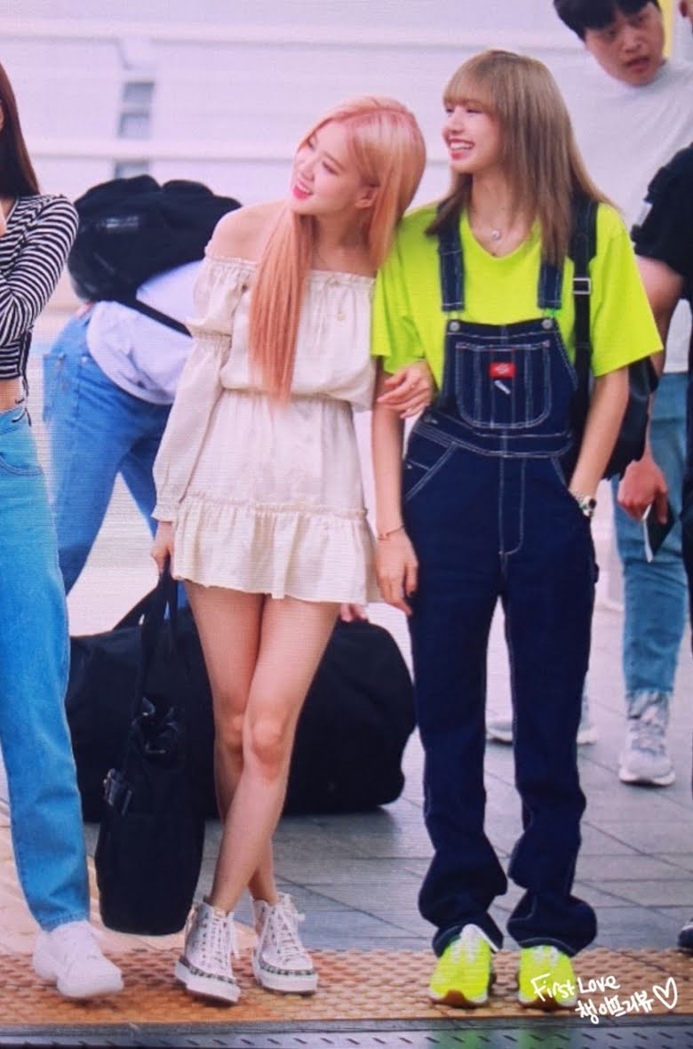 Không phải Jisoo hay Jennie, hóa ra Lisa và Rosé mới sở hữu đôi chân xuất sắc, diện quần short đẹp nhất BLACKPINK - Ảnh 11.