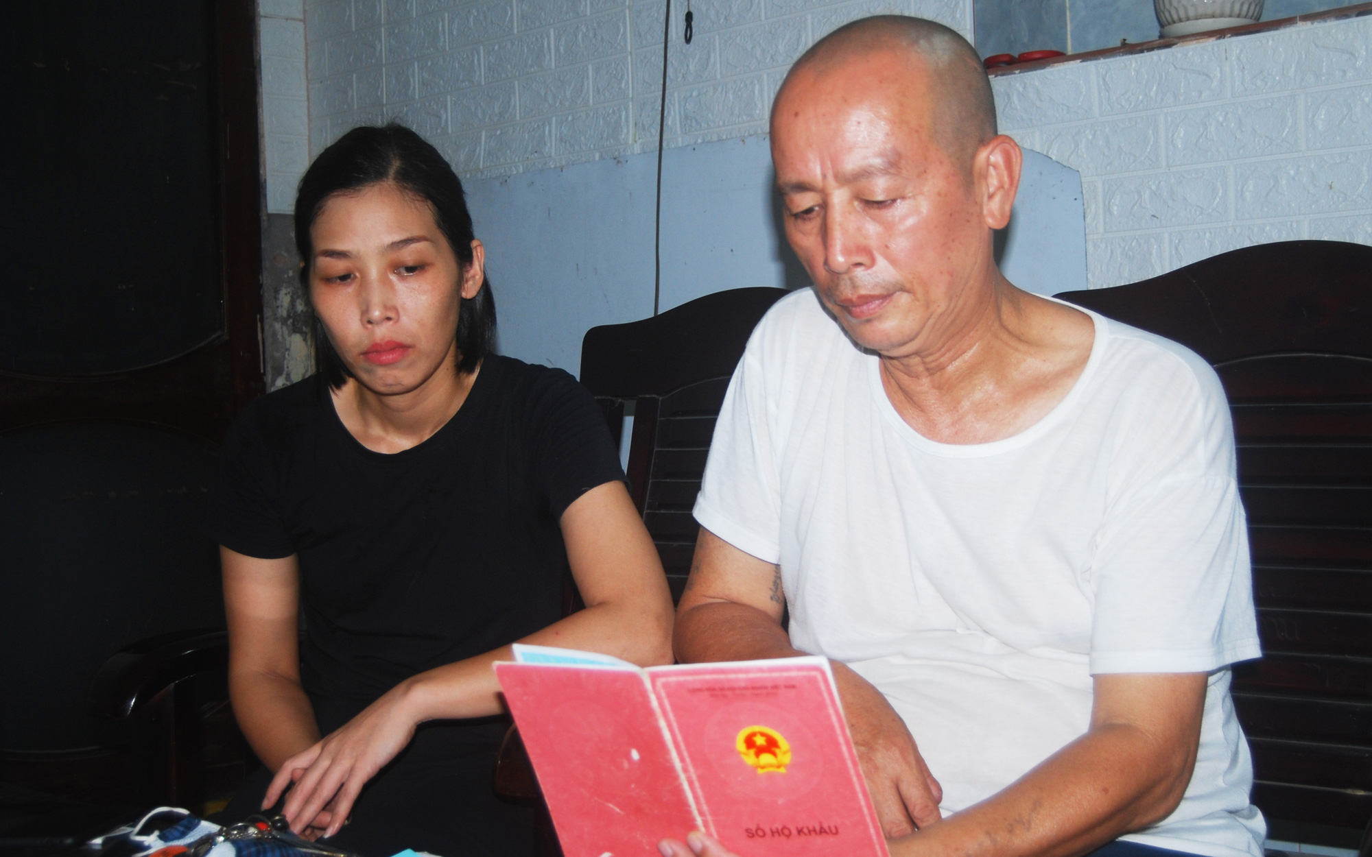 Vụ mẹ 3 con "vô hình" ở Hà Nội: Tâm sự người cha 40 năm tìm mẹ cho con trong vô vọng