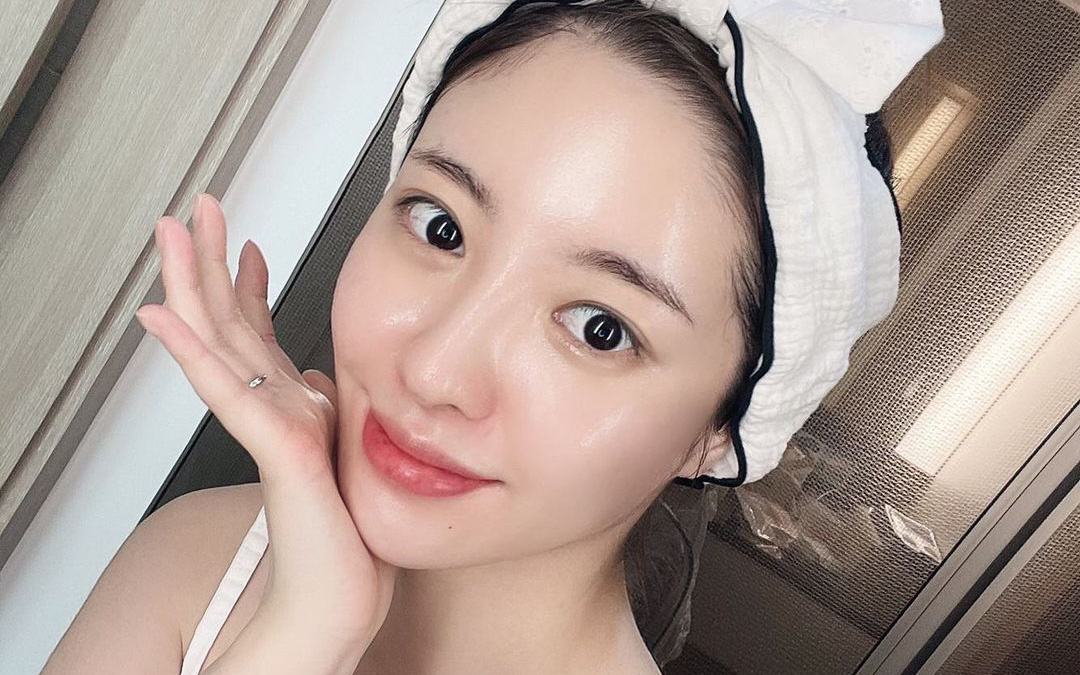 5 cách đơn giản giúp hạn chế mụn nhọt dù đeo khẩu trang cả ngày 