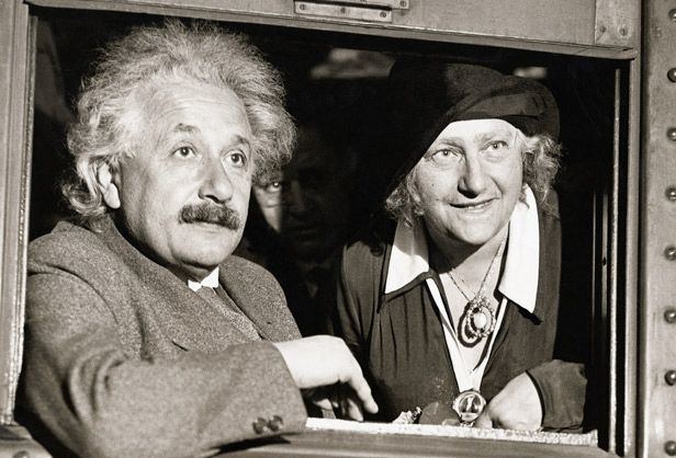 Người vợ thứ hai đặc biệt của thiên tài Albert Einstein: Mang danh "kẻ thứ 3" khiến vợ cả đau khổ và cuộc sống buồn tủi ít ai thấu - Ảnh 1.