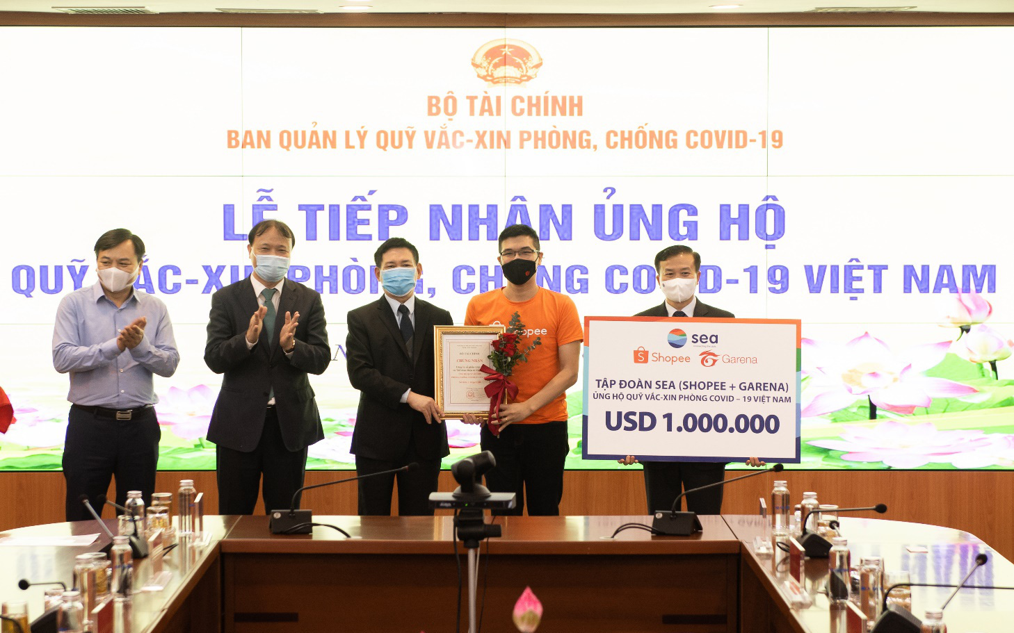 Shopee và Garena Việt Nam ủng hộ 1 triệu USD cho Quỹ vắc-xin phòng, chống Covid-19