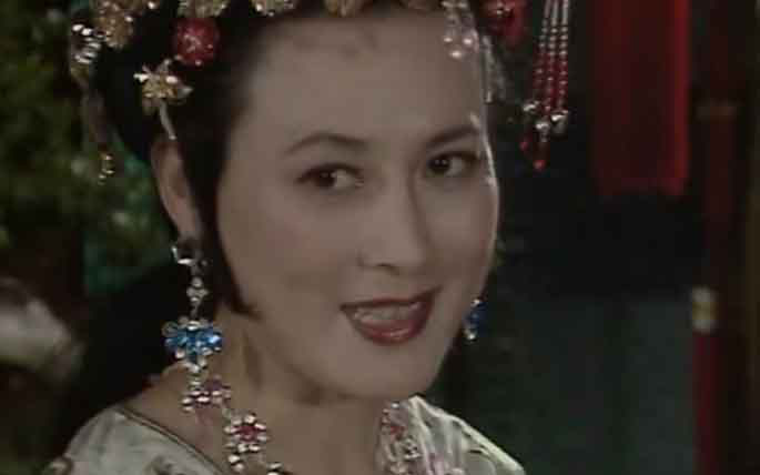 Hoàng hậu Ô kê quốc trong Tây du ký 1986: Học ngành chẳng liên quan đến nghệ thuật, vì quá xinh đẹp mà trở thành phú bà