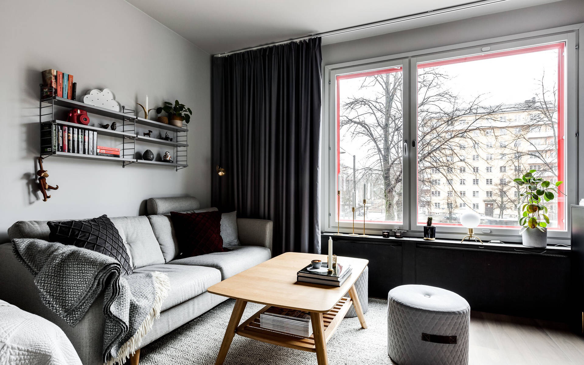 Chỉ vỏn vẹn 30m² nhưng căn hộ nhỏ này đem lại cuộc sống tiện nghi với điểm nhấn màu đen rất cá tính 
