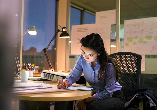 5 thói quen xấu khiến "đôi gò bồng đào" của phụ nữ dễ bị chảy xệ, tăng nguy cơ viêm nhiễm: Tiếc rằng nhiều người vẫn làm hàng ngày - Ảnh 3.