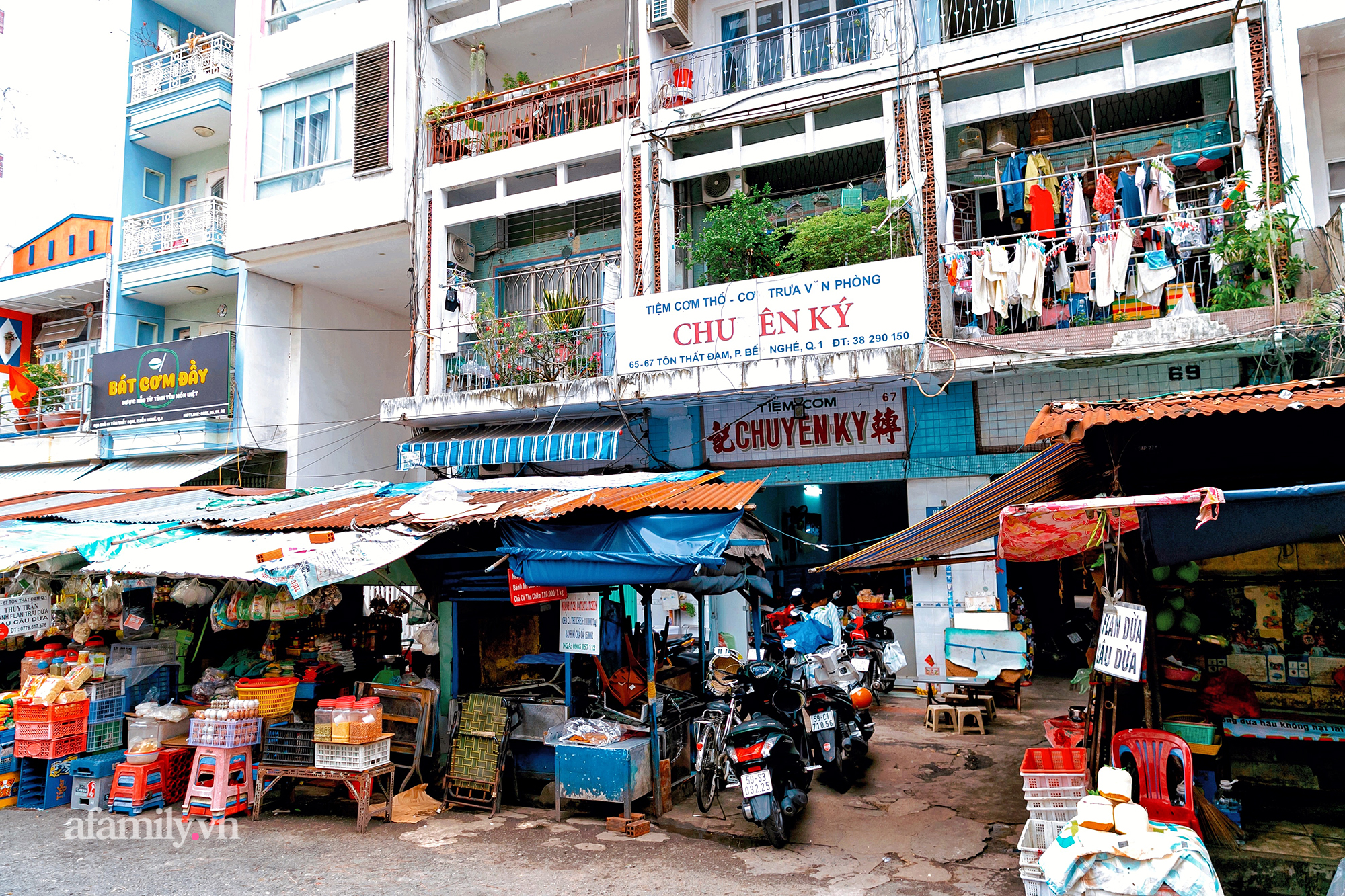 Tiệm cơm thố 73 năm lưu truyền của một gia đình, nay trở thành món ngon khó tìm với cách ăn cơm "độc lạ" còn sót lại của cộng đồng người Hoa ở khắp Sài Gòn - Ảnh 2.