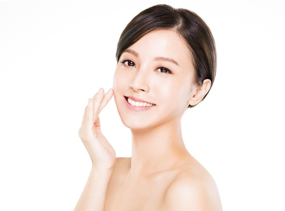 Muốn thu nhỏ lỗ chân lông, đầu tiên hãy làm sạch da - Ảnh 1.